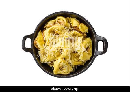 Ravioli Pasta mit Mozzarella, Parmesan und Tomaten. Isoliert auf weißem Hintergrund, Draufsicht Stockfoto