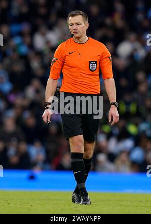 MANCHESTER, GROSSBRITANNIEN. Januar 2024. Schiedsrichter Michael Salisbury beim FA Cup Spiel im Etihad Stadium, MANCHESTER. Der Bildnachweis sollte lauten: Andrew Yates/Sportimage Credit: Sportimage Ltd/Alamy Live News Stockfoto