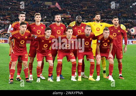 Rom, Italien. Januar 2024. AS Roma-Team während der italienischen Fußball-Meisterschaftsliga 2023/2024 im Olympischen Stadion in Rom am 07. Januar 2024. Quelle: Unabhängige Fotoagentur/Alamy Live News Stockfoto