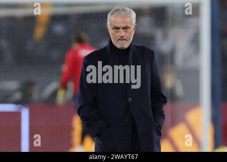 Rom, Italie. Januar 2024. Jose' Mourinho Cheftrainer von Roma sieht beim italienischen Meisterschaftsspiel der Serie A zwischen AS Roma und Atalanta BC am 7. Januar 2024 im Stadio Olimpico in Rom, Italien an - Foto Federico Proietti/DPPI Credit: DPPI Media/Alamy Live News Stockfoto