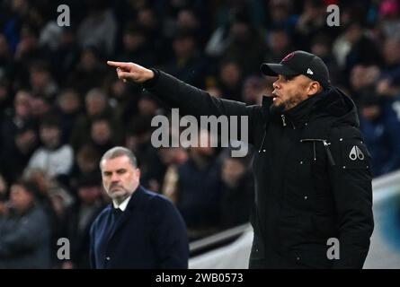 Vincent Kompany, der Burnley Manager reagiert auf die Touchline. Emirates FA Cup, 3. Runde, Tottenham Hotspur gegen Burnley im Tottenham Hotspur Stadi Stockfoto