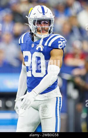 6. Januar 2024: Die Indianapolis Colts verteidigen Nick Cross (20) im Lucas Oil Stadium in Indianapolis, Indiana. John Mersits/CSM. Stockfoto