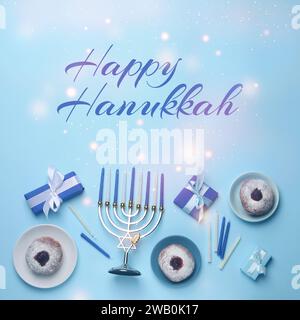 Happy Hanukkah. Menora, Kerzen, Donuts und Geschenke auf hellblauem Hintergrund, flach Stockfoto