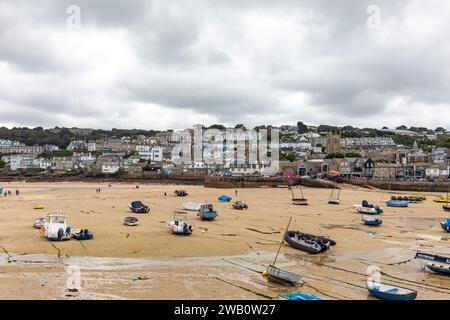 St Ives Cornish Town und beliebtes Urlaubsziel am Meer, England, Großbritannien, 2023 Stockfoto