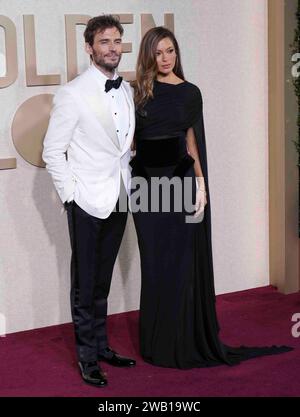 Los Angeles, USA. Januar 2024. Sam Claflin und Cassie Amato nehmen am 7. Januar 2024 an den 81. Jährlichen Golden Globe Awards im Beverly Hilton Hotel in Beverly Hills, KALIFORNIEN, Teil. (Foto: Sthanlee Mirador/SipaUSA) Credit: SIPA USA/Alamy Live News Stockfoto