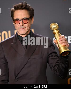 Beverly Hills, Usa. Januar 2024. Robert Downey Jr., Gewinner der Best Performance by a Male Actor in einer Nebenrolle in Any Motion Picture Award für „Oppenheimer“, während der 81. Jährlichen Golden Globe Awards im Beverly Hilton in Beverly Hills, Kalifornien am Sonntag, 7. Januar 2024. Foto: Chris Chew/UPI Credit: UPI/Alamy Live News Stockfoto