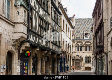 Gasse in der Altstadt, Dijon, Departement Cote d'Or, Bourgogne-Franche-Comte, Burgund, Frankreich Stockfoto