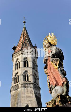 St. Johanniskirche, Johanneskirche, mit Glockenturm Johannisturm, spätromanisch, erbaut zwischen 1210 und 1230, in der Vorderfigur des Stockfoto