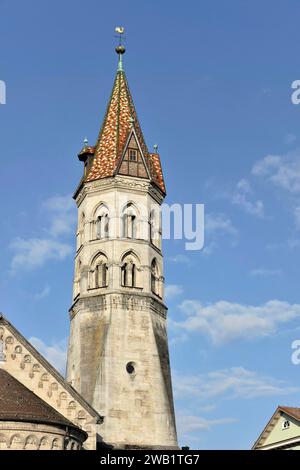 St. Johanniskirche, Johanneskirche, mit Glockenturm Johannisturm, spätromanisch, erbaut zwischen 1210 und 1230, Schwäbisch Gmuend Stockfoto