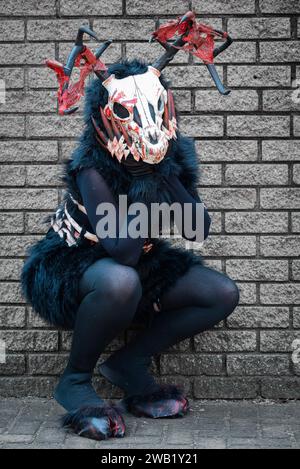 Eine weibliche Cosplayer verkleidet als Skelett-Monster Stockfoto