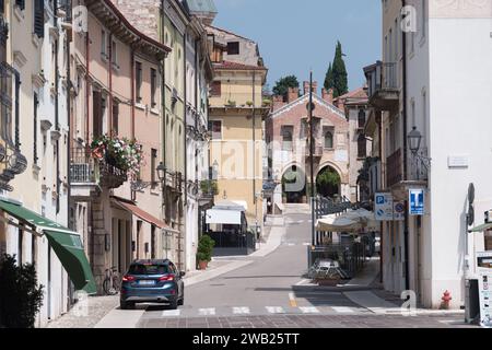 Gotischer Palazzo di Giustizia (soave Justizpalast) erbaut 1375 von Cansignorio della Scala im historischen Zentrum von Soave, Provinz Verona, Veneto I. Stockfoto