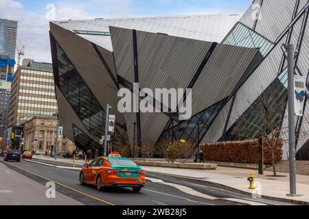 Das Royal Ontario Museum (ROM) ist ein großes und umfassendes Museum für Kunst, Weltkultur und Naturgeschichte in Toronto, Kanada. Stockfoto