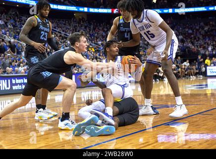 Seton Hall Pirates Guard Dre Davis (14) schnappt sich in der zweiten Halbzeit während eines Big East Basketball Matchups gegen die Marquette Golden Eagles im Prudential Center in Newark, New Jersey am Samstag, den 6. Januar 2024. Duncan Williams/CSM Stockfoto