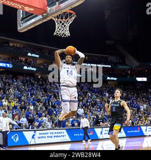 Seton Hall Pirates Guard Dre Davis (14) taucht in der zweiten Halbzeit gegen die Marquette Golden Eagles während eines Big East Basketball Matchups im Prudential Center in Newark, New Jersey am Samstag, den 6. Januar 2024. Duncan Williams/CSM Stockfoto