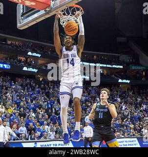 Seton Hall Pirates Guard Dre Davis (14) taucht in der zweiten Halbzeit gegen die Marquette Golden Eagles während eines Big East Basketball Matchups im Prudential Center in Newark, New Jersey am Samstag, den 6. Januar 2024. Duncan Williams/CSM Stockfoto