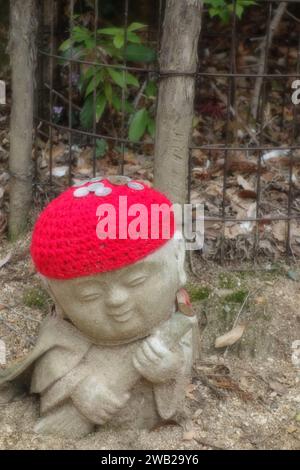 Statuen zum Gedenken an ungeborene Kinder auf der Insel Miyajima in der Nähe von Hiroshima, Japan Stockfoto