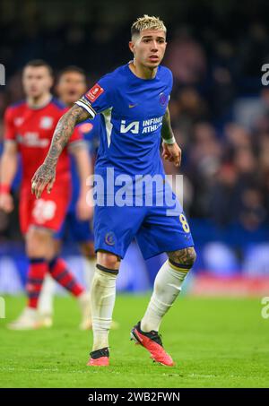 London, Großbritannien. Januar 2024 - Chelsea gegen Preston North End - FA Cup Runde 3 - Stamford Bridge. Chelsea's Enzo Fernandez in Aktion. Bildnachweis: Mark Pain / Alamy Live News Stockfoto