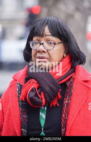 London, Großbritannien. 8. Januar 2024. Diane Abbott, ehemalige Shadow Home Sekretärin unter Jeremy Corbyn und Labour-Mitglied für Hackney North und Stoke Newington in Westminster. Quelle: amer Gazzal/Alamy Live News Stockfoto