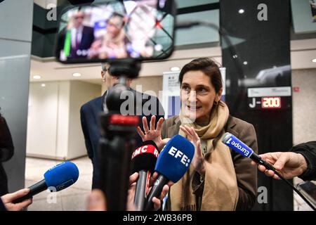 Paris, Paraguay. Januar 2024. Die französische Sportministerin Amelie Oudea-Castera spricht 2024 am 8. Januar 2024 bei einem Besuch zur Eröffnung der Ausstellung "L'Etat pour les jeux de Paris 2024" in der Präfektur der Region Ile-de-France in Paris. Foto: Firas Abdullah/ABACAPRESS.COM Credit: Abaca Press/Alamy Live News Stockfoto