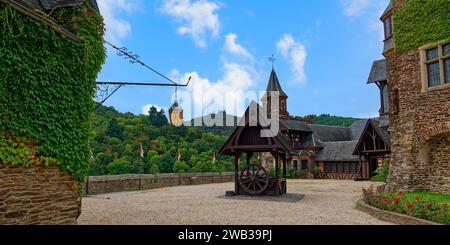 Ehemaliges Kaiserschloss, Hof, Cochem, Rheinland-Pfalz, Deutschland Stockfoto