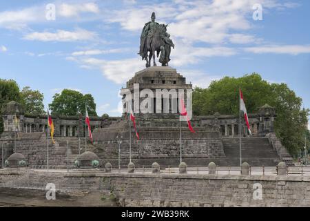 Deutsche Ecke mit der Reiterstatue von Wilhelm I., erster deutscher Kaiser, Coblenz, Rheinland-Pfalz, Deutschland Stockfoto