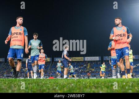 Feralpi Sal˜ trainierte vor dem Spiel zwischen Brescia Calcio und Feralpisal˜ im Mario Rigamonti Stadion am 6. Oktober 2023 in Brixia, Italien. Stockfoto