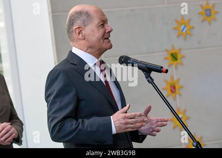 Bundeskanzler Olaf Scholz SPD empfaengt Sternsinger der bundesweiten 66. Aktion Dreikoenigssingen im Bundeskanzleramt Foto vom 08.01.2024. Siehe epd-Meldung vom 08.01.2024 NUR REDAKTIONELLE VERWENDUNG *** Bundeskanzler Olaf Scholz SPD erhält liedsänger aus der bundesweiten Kampagne „drei Könige singen“ 66 im Bundeskanzleramt Foto vom 08 01 2024 siehe epd-Bericht vom 08 01 2024 REDAKTIONELLE VERWENDUNG NUR Copyright: epd-bild/ChristianxDitsch D24D0108SternsingerBundeskanzler1437 Stockfoto