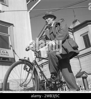 Johan Behrn. Auftragnehmer und Bauunternehmer. 1879-1960. Er wurde oft auf seinem Fahrrad in den Straßen der Stadt Örebro gesehen, um seine Besitztümer im Zentrum von Örebro zu pflegen. 1942 war er Schwedens größter Einzeleigentümer. Kristoffersson Ref. A11-1 Stockfoto