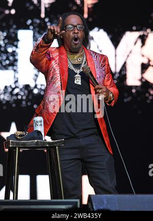 **DATEIFOTO** Katt Williams geht viral auf Club Shay Shay Interview. SUNRISE FL – 20. AUGUST: Katt Williams tritt während der World war III Tour am 20. August 2021 im BB&T Center in Sunrise, Florida auf. Copyright: Xmpi04/MediaPunchx Stockfoto