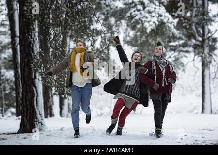 Wir sind die besten! VI Är Bäst! Jahr: 2013 Schweden Regisseur: Lukas Moodyssons Liv LeMoyne, Mira Barkhammar, Mira Grosin Stockfoto