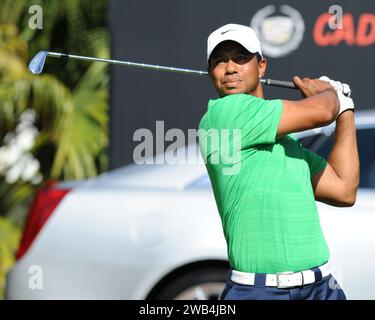 **DATEIFOTO** Tiger Woods und Nike Ende 27 Jahre Partnerschaft. MIAMI, FL - 10. MÄRZ: Tiger Woods spielt während der dritten Runde der Cadillac Championship der World Golf Championship am 10. März 2012 im Doral Golf Resort and Spa in Miami, Florida. Hinweis: Mpi04/MediaPunch Stockfoto