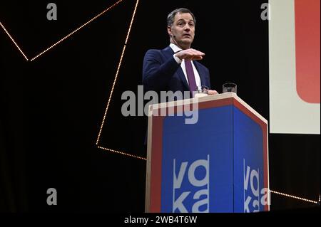 Brüssel, Belgien Januar 2024. Premierminister Alexander de Croo, das während des Neujahrsempfangs von VOKA (Vlaams Netwerk van ondernemingen, flämisches Firmennetzwerk) mit dem Start des VOKA Bundes- und Flämischen Wahldenkmals am Montag, den 08. Januar 2024 in Brüssel dargestellt wurde. BELGA FOTO DIRK WAEM Credit: Belga News Agency/Alamy Live News Stockfoto