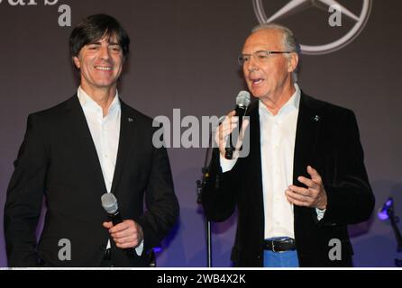 Stuttgart, Deutschland. November 2014. Fußballlegende FRANZ BECKENBAUER starb am 7. Januar 2024 – Joachim LOEW, Jogi L÷W – Franz BECKENBAUER, STUTTGART; 29.11.2014, feierliche Veranstaltung im Mercedes-Museum mit Nico Rosberg und Lewis Hamilton eine Woche nach dem Titelgewinn. - Mercedes feiert den WM-Titel in Stuttgart - gebührenpflichtiges Bild, Copyright © ATP Thill Arthur (Thill Arthur/ATP/SPP) Credit: SPP Sport Pressefoto. /Alamy Live News Stockfoto