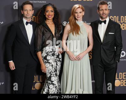 Los Angeles, USA. Januar 2024. (L-R) Patrick J. Adams, Gina Torres, Sarah Rafferty und Gabriel Macht posieren im Presseraum bei den 81. Jährlichen Golden Globe Awards, die am Sonntag, 7. Januar 2024, im Beverly Hilton in Beverly Hills, KALIFORNIEN, stattfinden. (Foto: Sthanlee B. Mirador/SIPA USA) Credit: SIPA USA/Alamy Live News Stockfoto