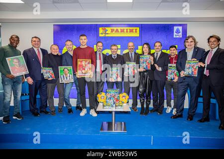 News - Präsentation des Fotoalbums der Panini-Fußballspieler in der Serie A Lorenzo Casini, Präsident der Lega Serie A, an Luigi de Siervo, CEO der Lega Serie A, von Alex Bertani, Direktor des italienischen Marktes Panini, an Matteo Marani, Präsident der Lega Pro, von Federica Cappelletti, Präsident der FIGC Women s Football Division, Präsident der AIC Umberto Calcagno und Vizepräsident der AIAC Giancarlo Camolese. Ebenfalls anwesend waren die drei internationalen Champions der Lega Serie A Botschafter Gianluca Zambrotta, David Pizarro und Aldair sowie Alessandro Good Morning, Ambassad Stockfoto