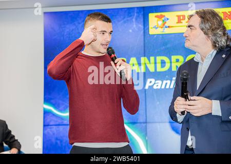 News - Präsentation des Fotoalbums der Panini-Fußballer in Serie A Alessandro Buongiorno während der Präsentation des Fotoalbums der Panini-Fußballer in Serie A, News in Lissone Mailand , Italien, 08. Januar 2024 Lissone Milan International Broadcasting Center - Serie A Italien Copyright: XLucaxMichelix/xLiveMediax LPN 1186111 Stockfoto