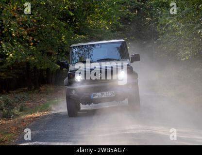 2018 Suzuki Jimny Mk4, winziger Geländewagen Stockfoto