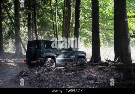 2018 Suzuki Jimny Mk4, winziger Geländewagen Stockfoto