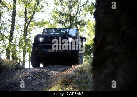 2018 Suzuki Jimny Mk4, winziger Geländewagen Stockfoto