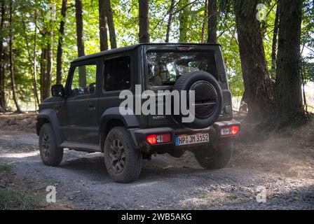 2018 Suzuki Jimny Mk4, winziger Geländewagen Stockfoto