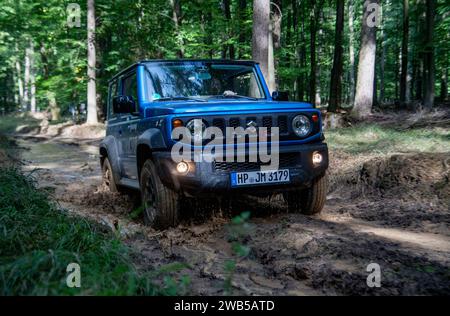 2018 Suzuki Jimny Mk4, winziger Geländewagen Stockfoto