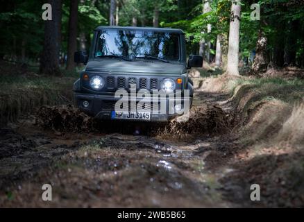 2018 Suzuki Jimny Mk4, winziger Geländewagen Stockfoto