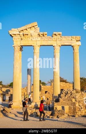 Der Tempel des Apollo - römischer Tempel, 150 n. Chr. während der Pax Romana-Ära in der antiken karianischen Stadt Side, in der Südtürkei Stockfoto