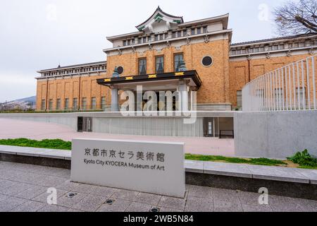 Vorderansicht des Kyoto City KYOCERA Museum of Art. Kyoto, Japan Stockfoto