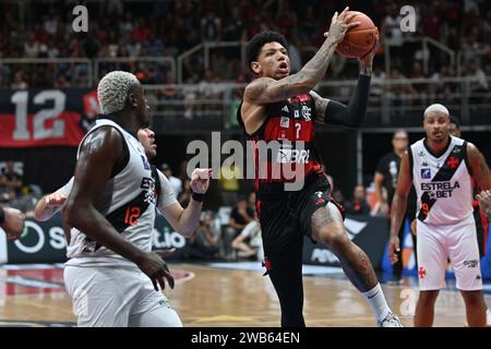 Rio De Janeiro, Brasilien. Januar 2024. Flamengo x Vasco für den neuen Basketball Brasilien (NBB), der am Montagabend (8) in Maracanãzinho in Rio de Janeiro, RJ, ausgetragen wird. Quelle: Celso Pupo/FotoArena/Alamy Live News Stockfoto