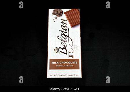 Die belgische Milchschokolade Crunch Bar – Wales, Vereinigtes Königreich – 9. Januar 2024 Stockfoto