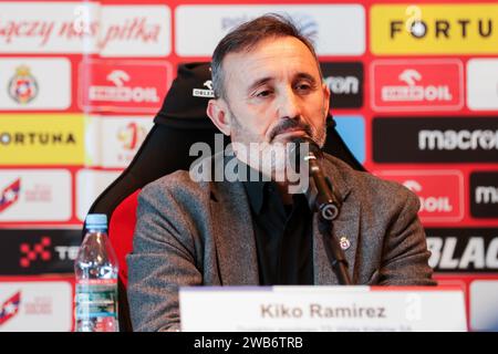 Krakau, Polen. Januar 2024. Kiko Ramirez aus Wisla Krakau wurde auf einer Pressekonferenz während der Präsentation des neuen Trainers von Wisla Krakau im Stadtstadion Krakau gesehen. Quelle: SOPA Images Limited/Alamy Live News Stockfoto