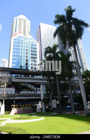 Moderne Bürogebäude entlang der Sathon Rd In Bangkok, Thailand. Stockfoto