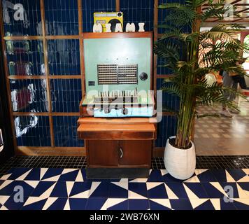 Eine alte Schalttafel im Miami Hotel in Bangkok, Thailand. Stockfoto