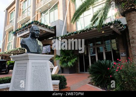 MLK-Denkmal bei Martin Luther King Jr. Memorial Park in Savannah, Georgia's Plant Riverside District; entworfen und gestaltet von Franco Castelluccio. Stockfoto